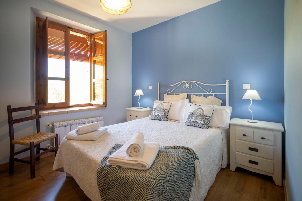 Apartamentos Ribera Del Duero Las Escuelas Vadocondes Extérieur photo